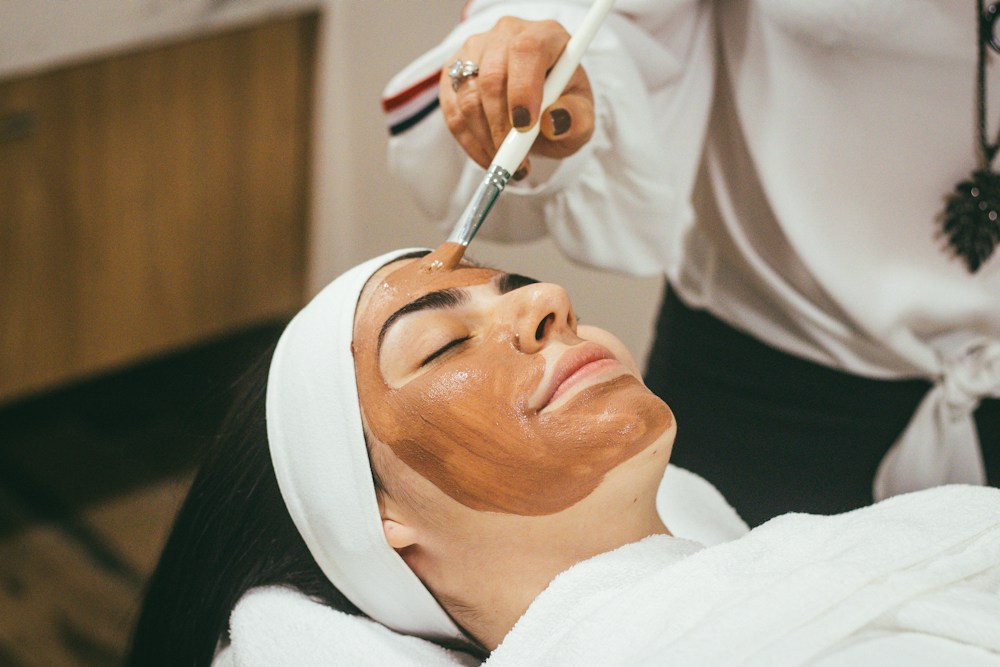 Atmosfera beauty: un momento di cura del viso
